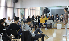 模特们的亮相造型训练