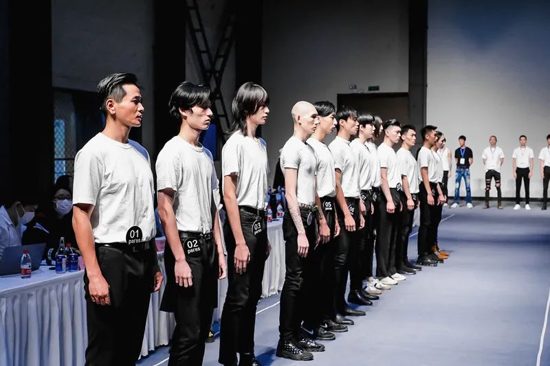 SS21模特大面试 高颜值模特来“炸街”