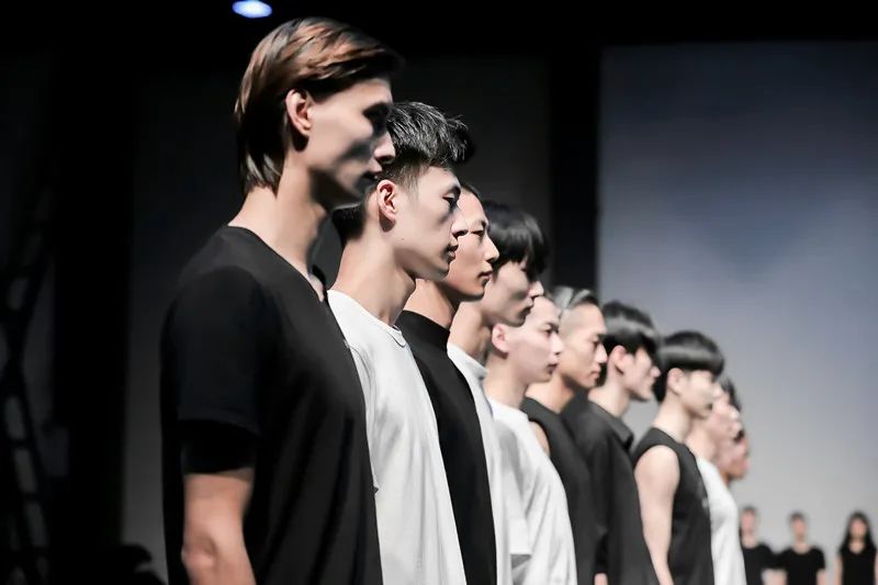 SS21模特大面试 高颜值模特来“炸街”