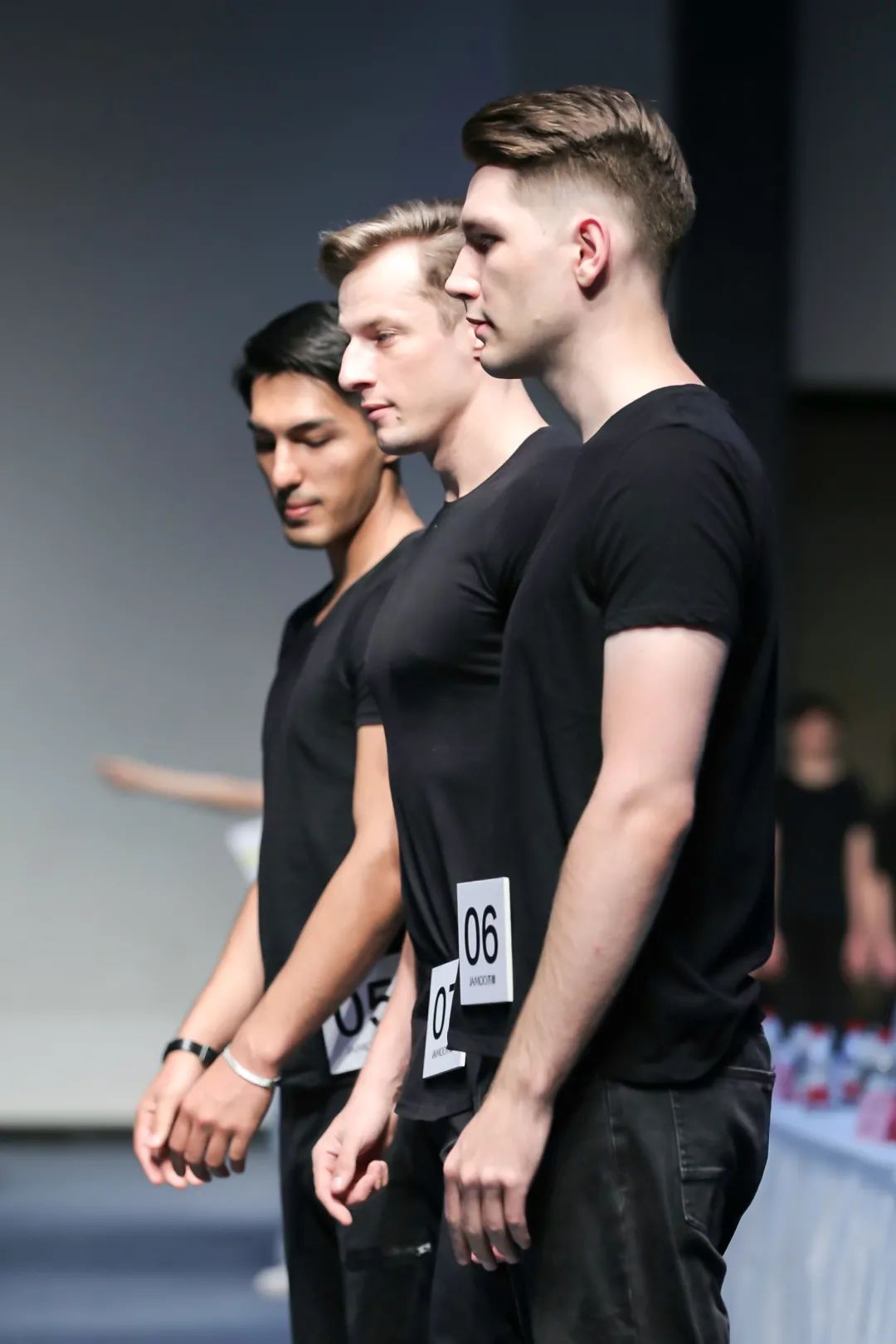 SS21模特大面试 高颜值模特来“炸街”