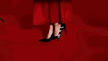 模特正确适应高跟鞋的方法