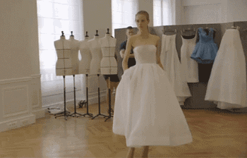 模特们的亮相造型训练