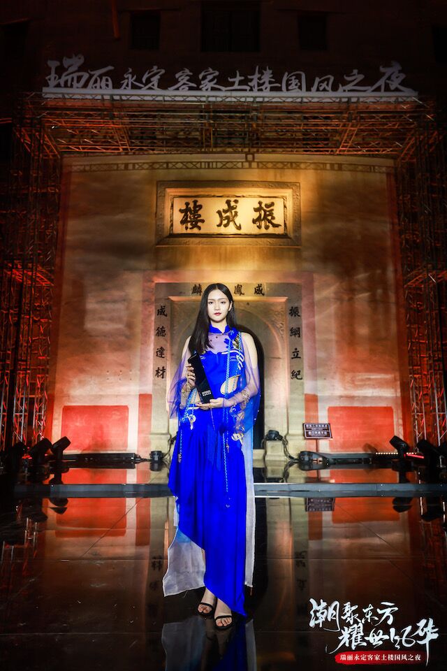 第17届瑞丽模特大赛总决赛落幕 新时代模特学员摘获冠军