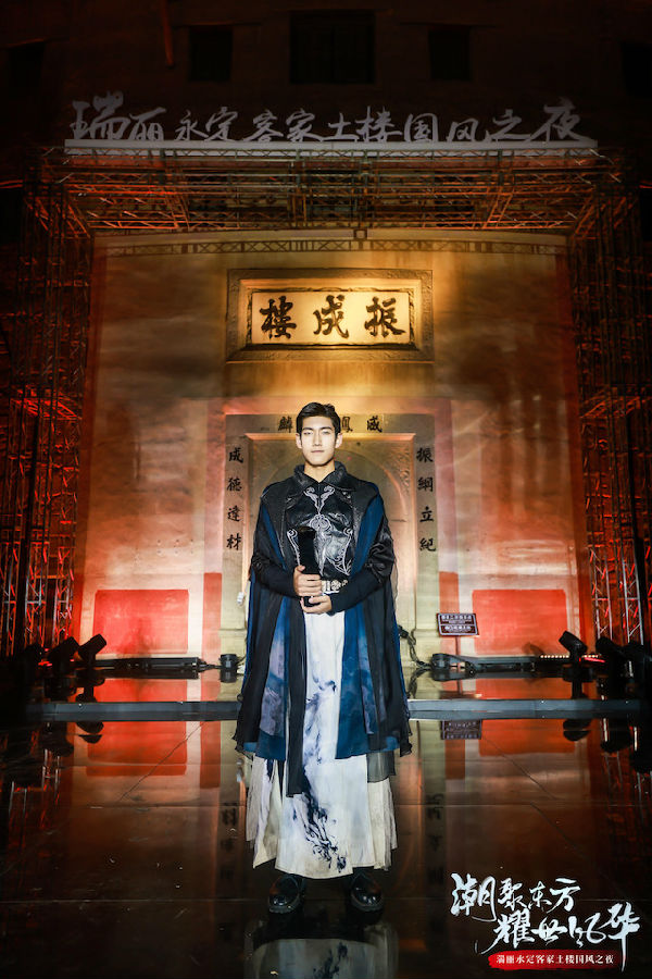 第17届瑞丽模特大赛总决赛落幕 新时代模特学员摘获冠军